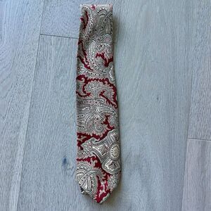 Vintage GUCCI Tie 100% silk Made In Italy Red Black Paisley